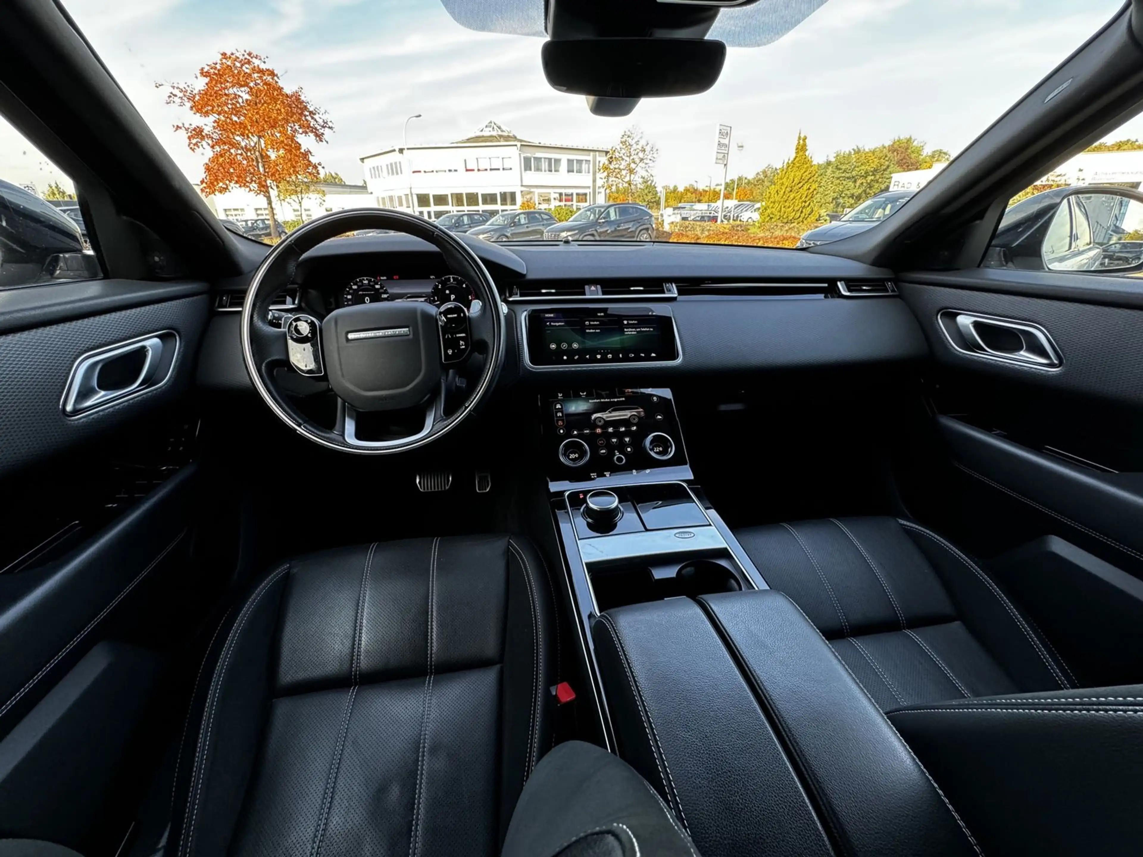 Land Rover Range Rover Velar 3.0d R-Headup Pano Luftfed 360 — photo 7