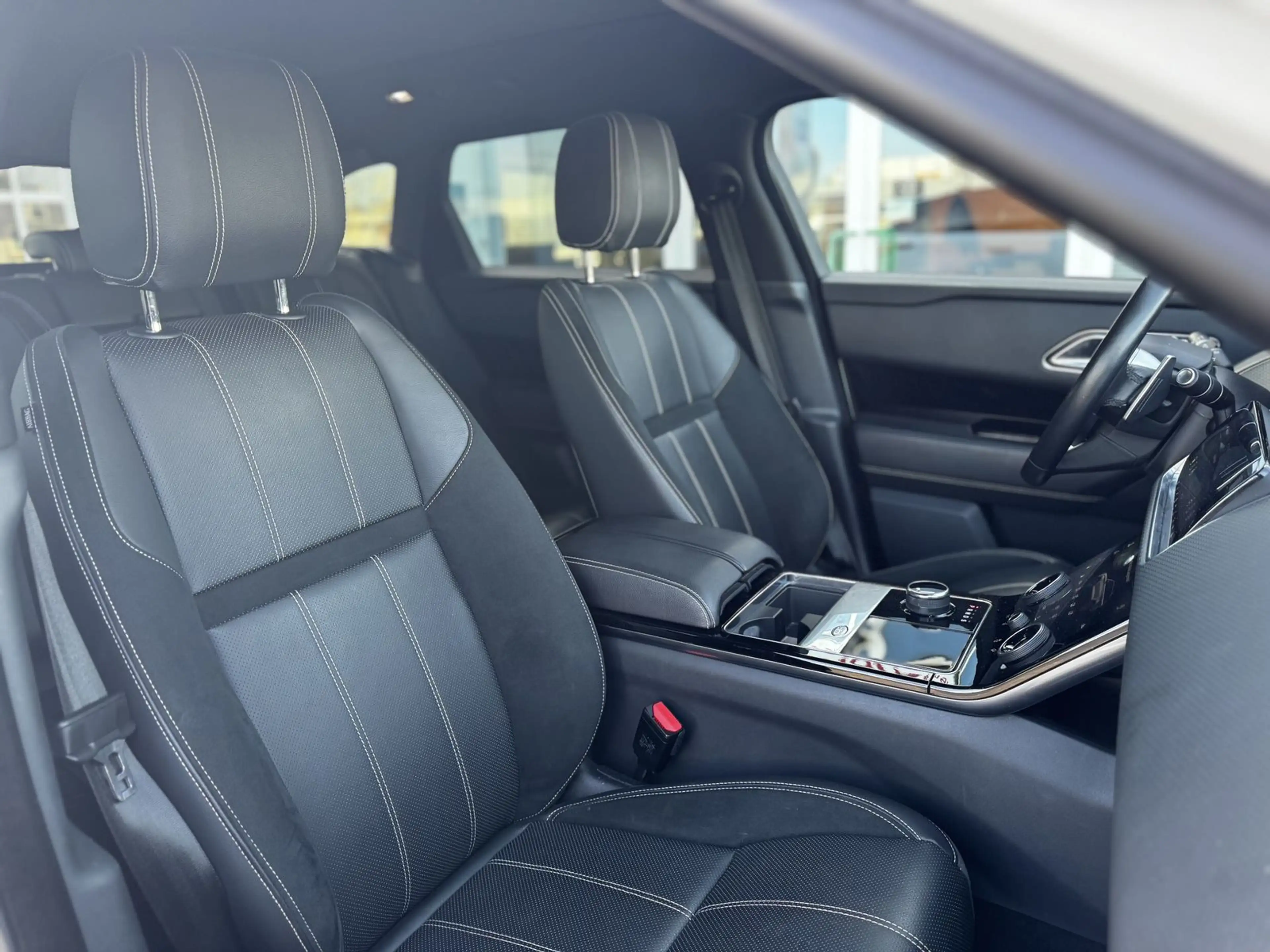 Land Rover Range Rover Velar 3.0d R-Headup Pano Luftfed 360 — photo 11