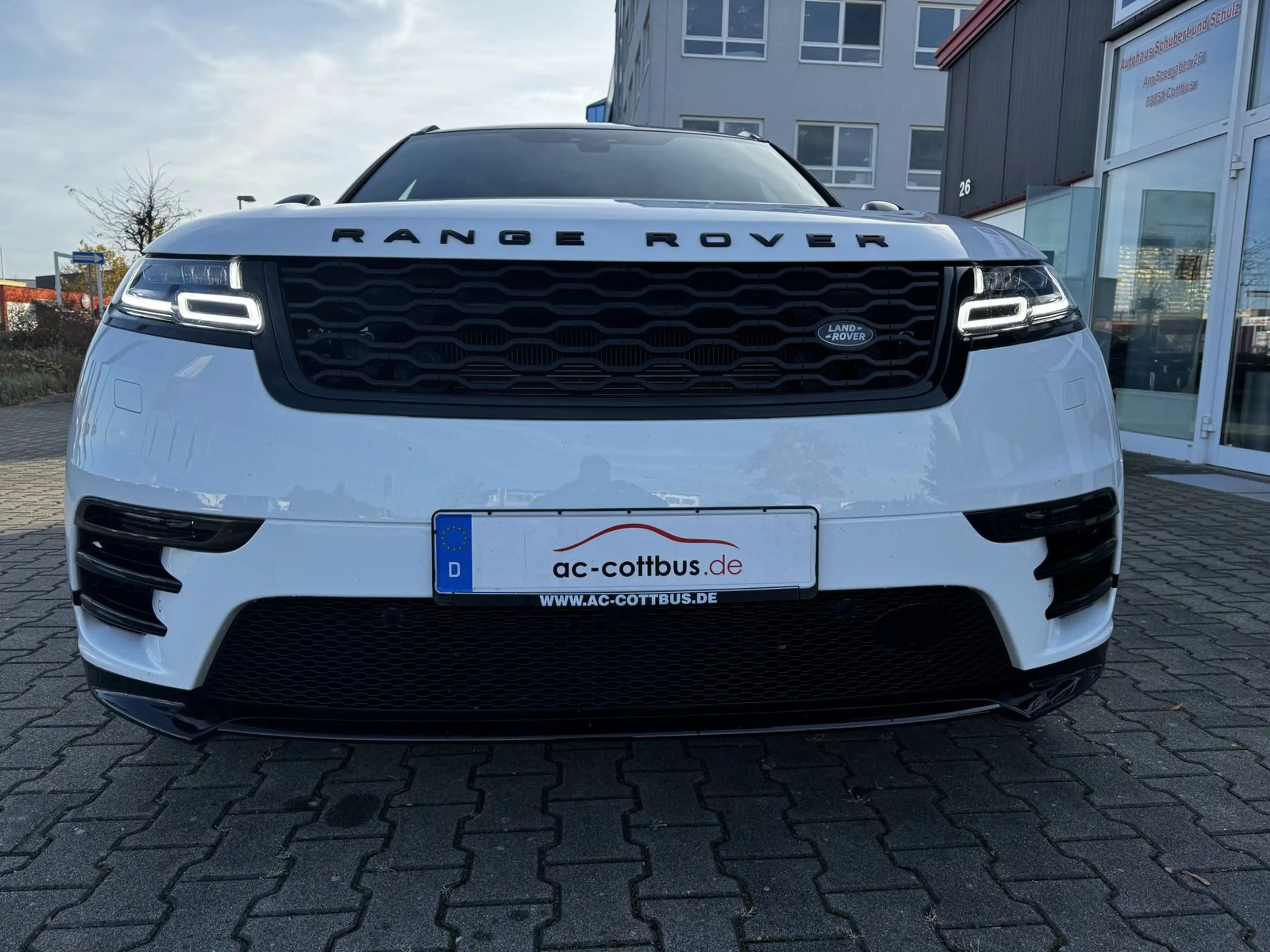Land Rover Range Rover Velar 3.0d R-Headup Pano Luftfed 360 — photo 4