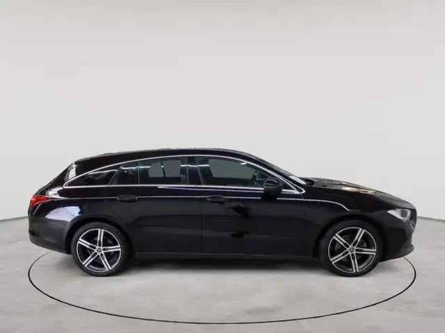 Mercedes-Benz Cla view 3