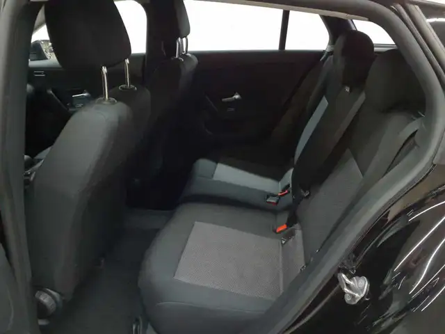 Mercedes-Benz Cla view 13
