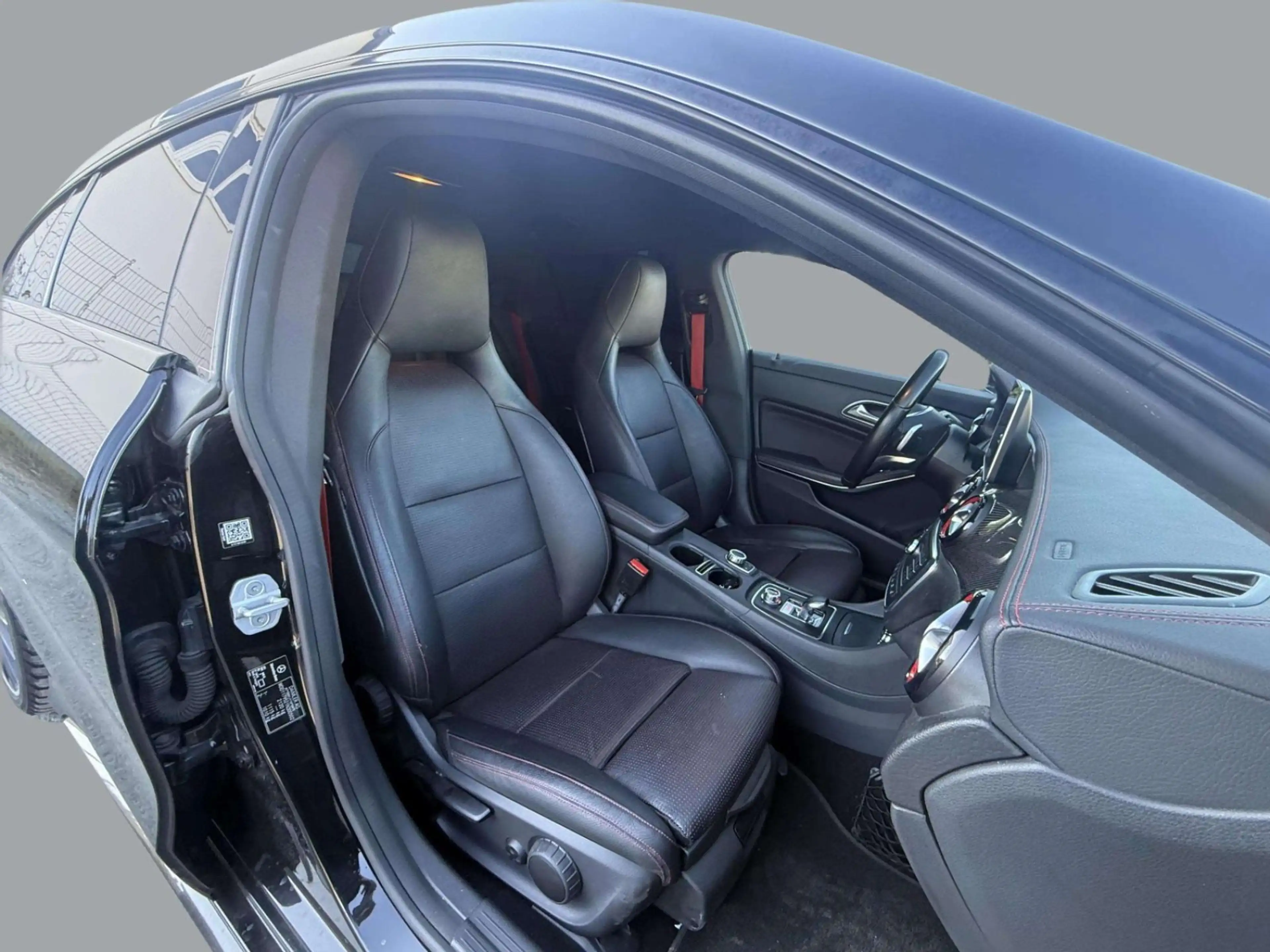 Mercedes-Benz CLA 45 AMG — photo 4