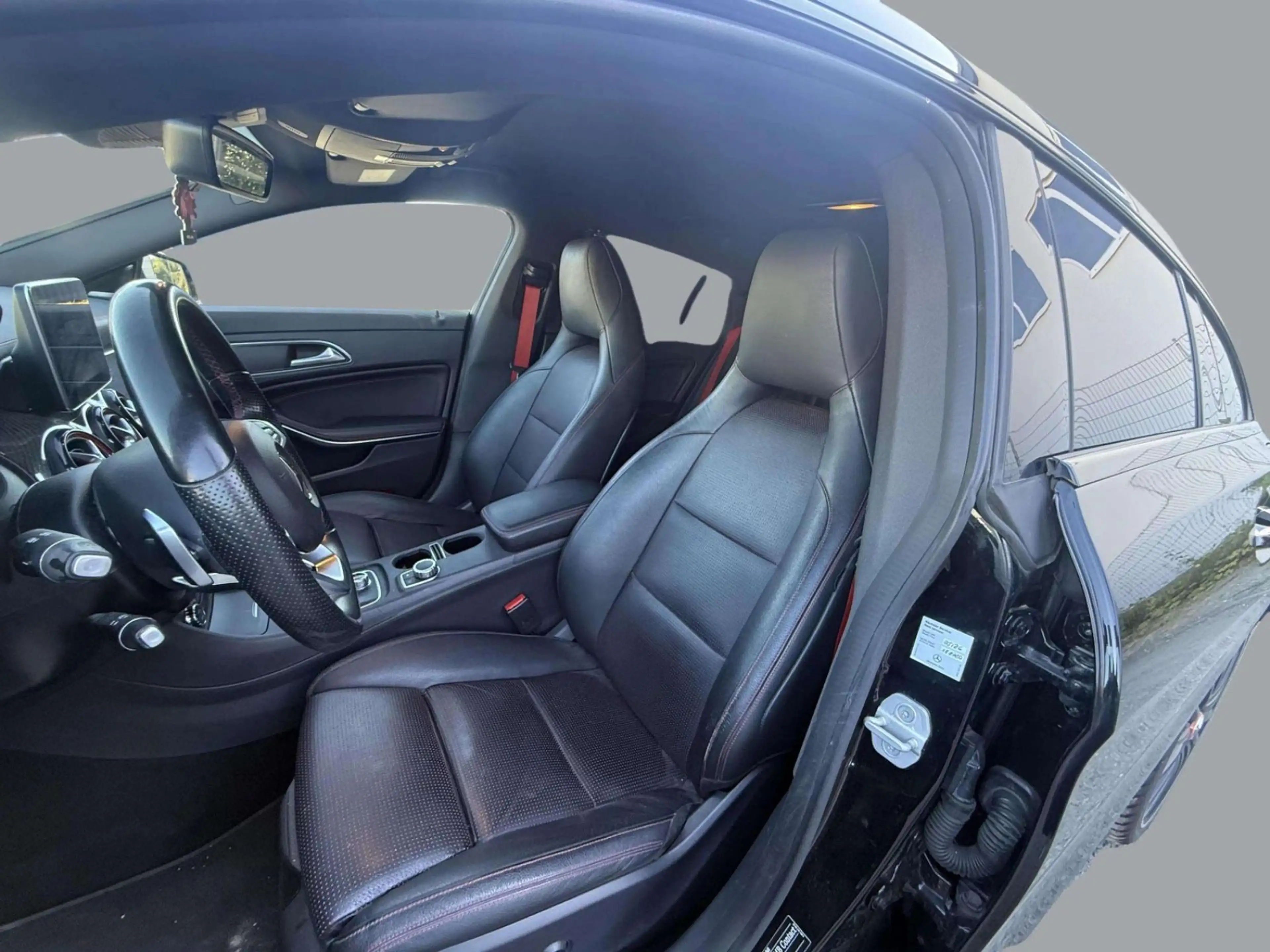 Mercedes-Benz CLA 45 AMG — photo 3