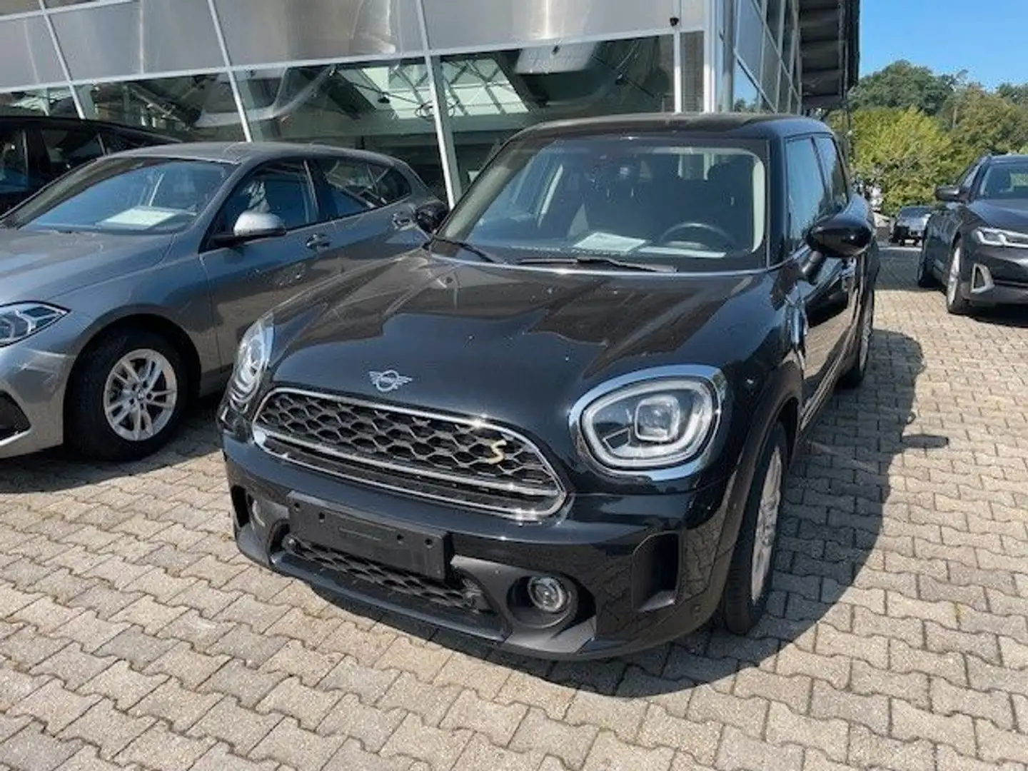MINI Cooper SE All4 Countryman LED im erw. Umf. Navi Schwarz - 1