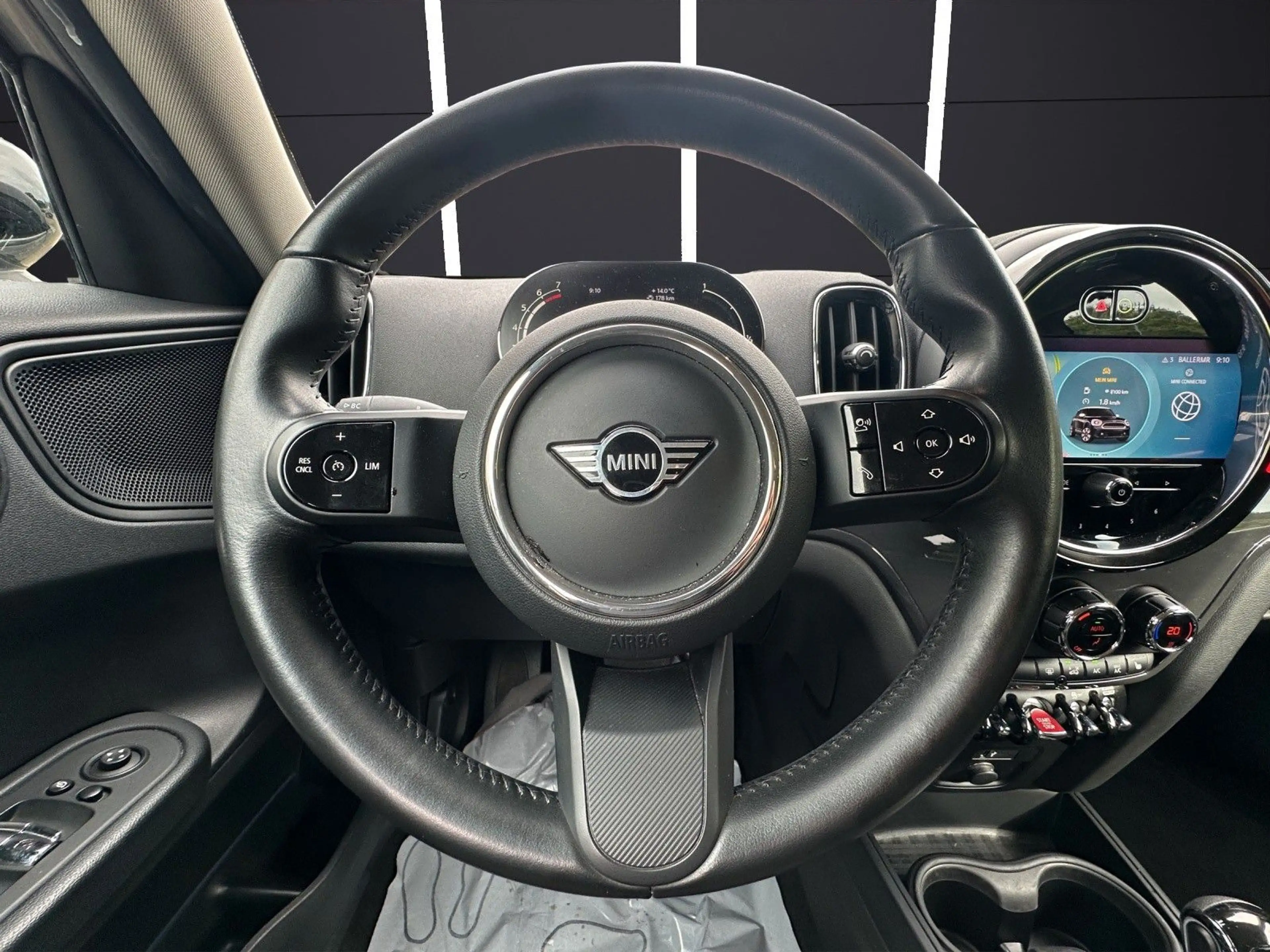 MINI Cooper Countryman BICOLOUR+DKG+LED — photo 12