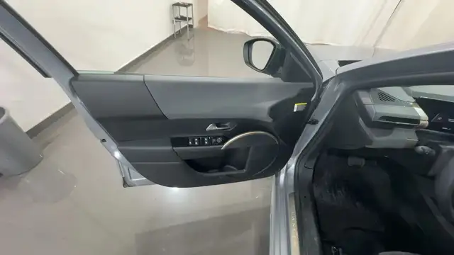 Lancia Ypsilon view 9