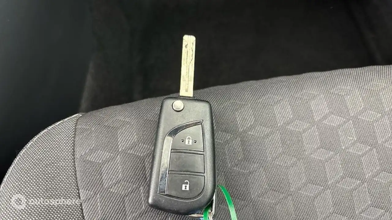 Toyota Yaris Yaris — photo 16