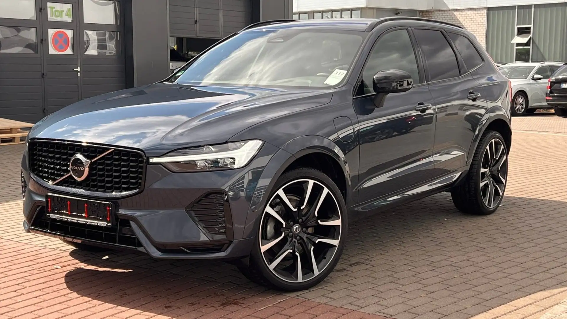 Volvo XC60 T8AWD RC R Design MJ22*LUFT*PANO*360°HK*SHZ Blau - 1