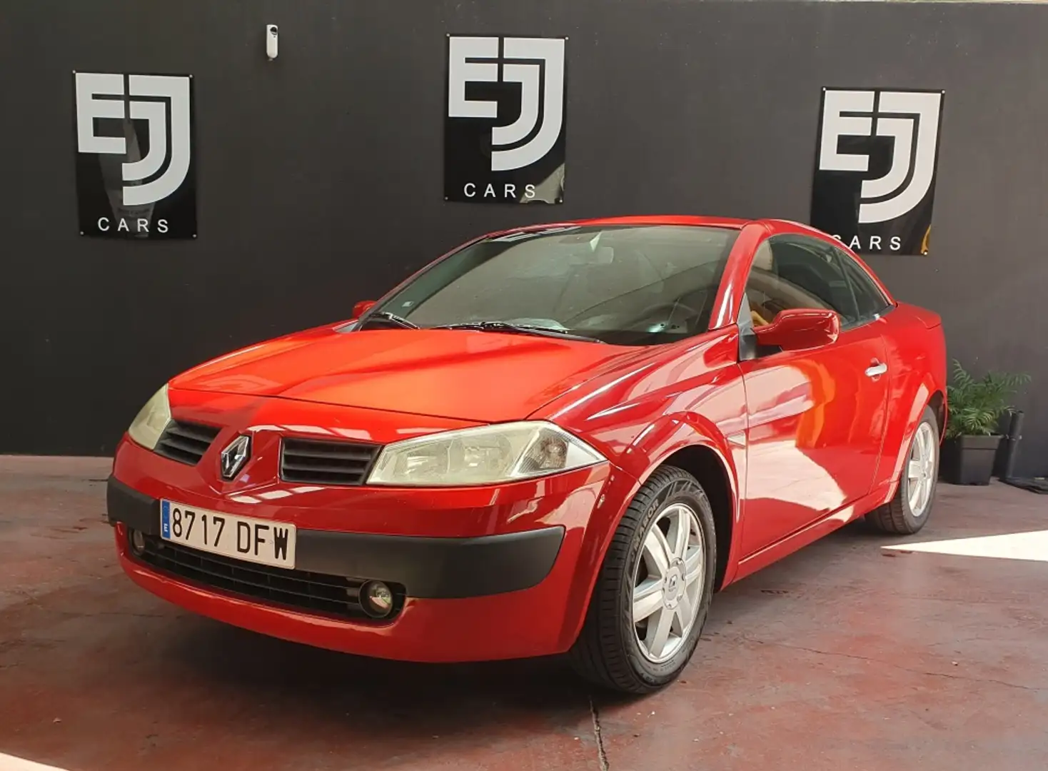 Renault Megane C.C. 1.6 Confort Authentique 115 Rouge - 2