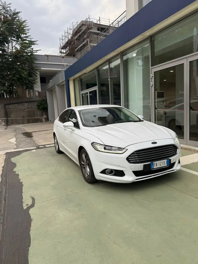 Ford Mondeo Mondeo 2.0 TDCi 150 CV S&S 5 porte Titanium Bianco - 2