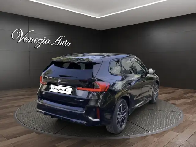 BMW X1 view 3