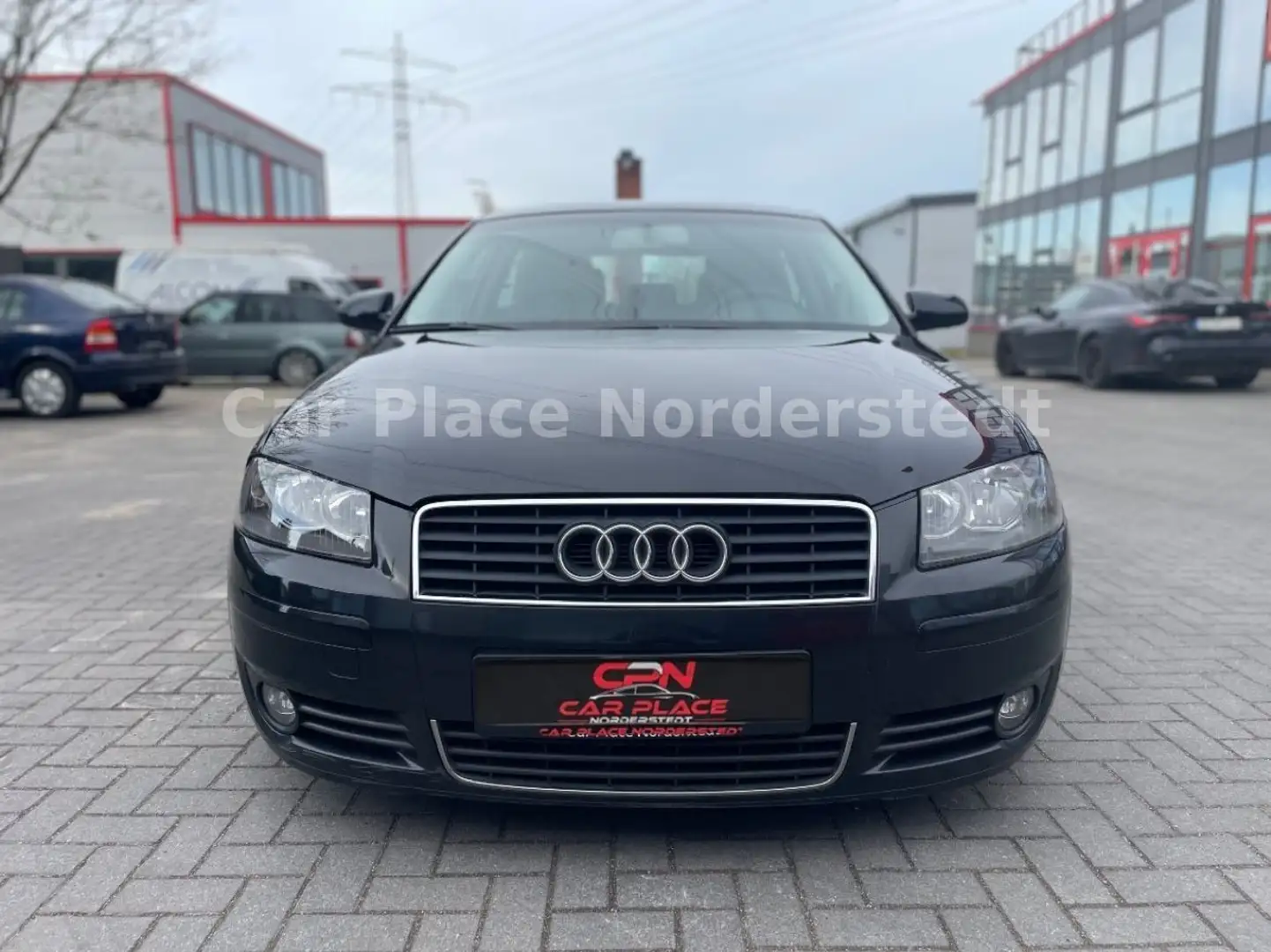 Audi A3 1.6 Attraction TÜV NEU/SERVICE NEU/KLIMA/ALU Zwart - 2