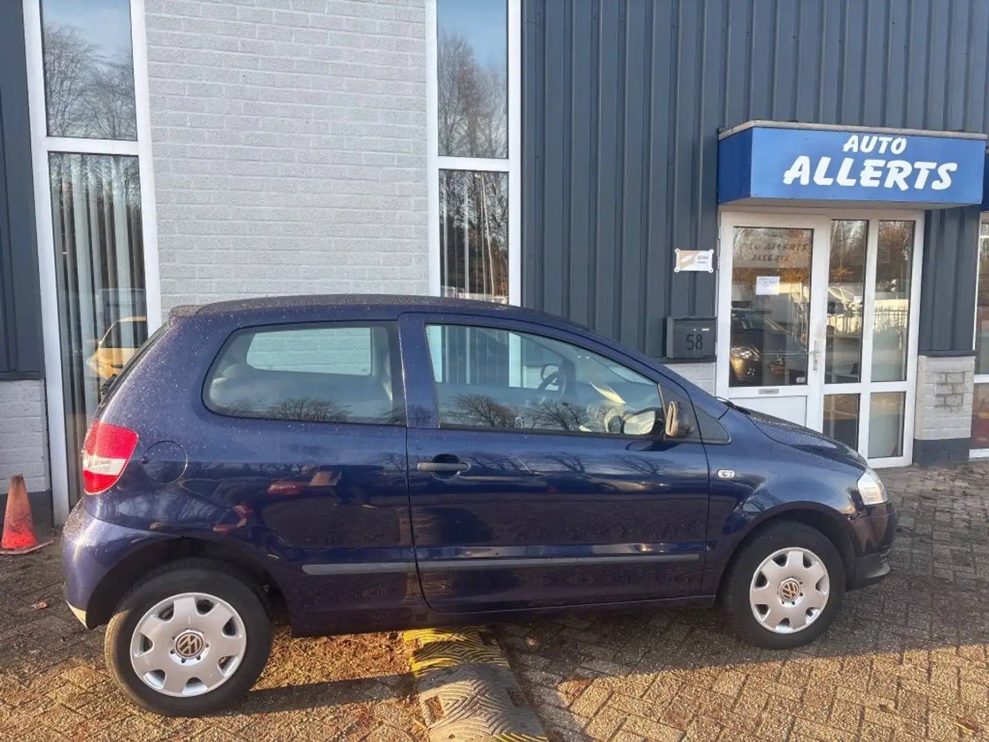 Volkswagen Fox 1.4 TRENDLINE Azul - 1