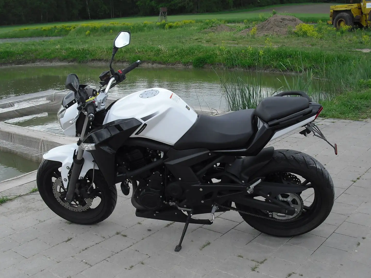 CFMOTO 650 NK Blanc - 1