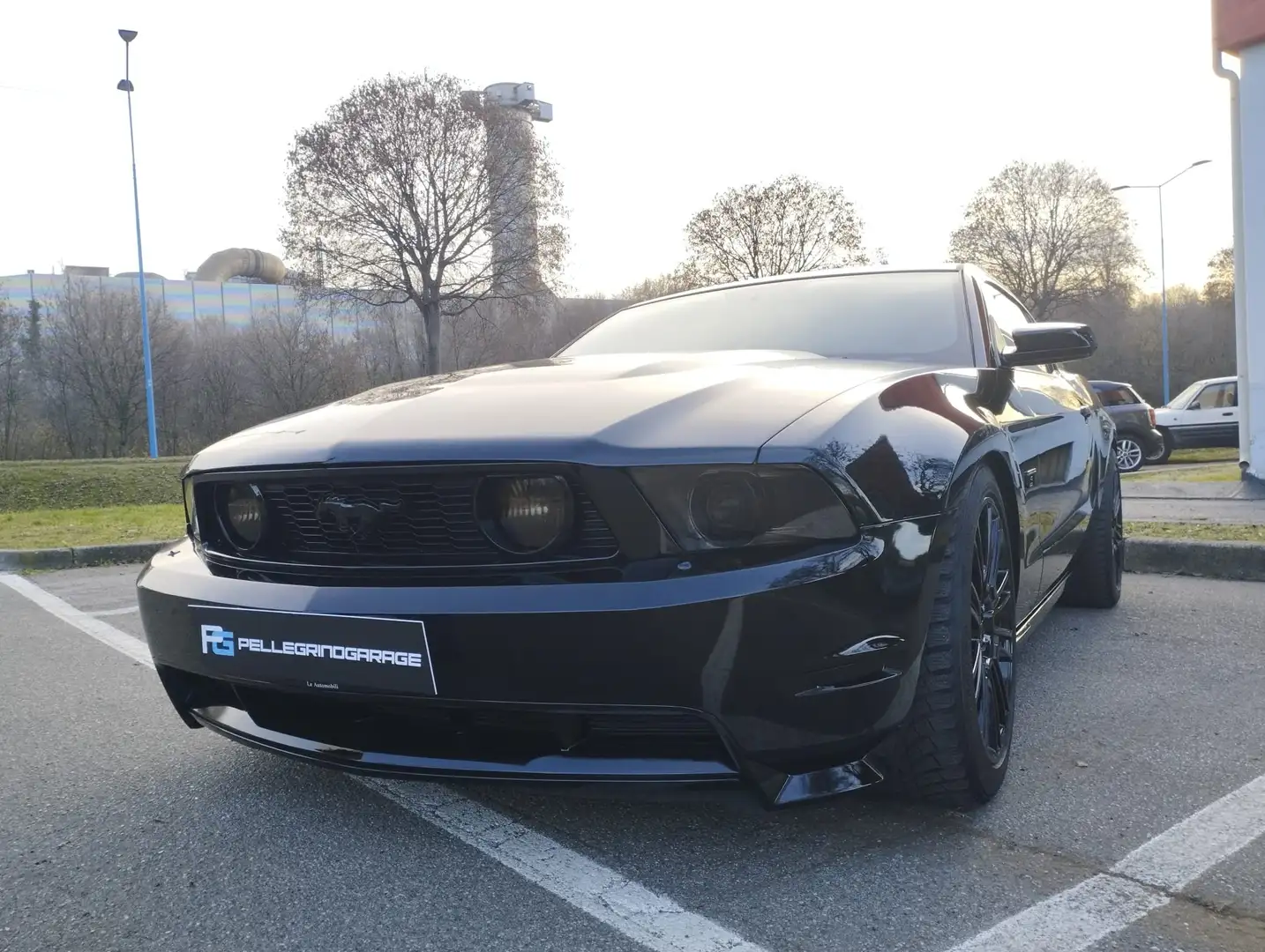 Ford Mustang 4.6 V8 GT Schwarz - 2