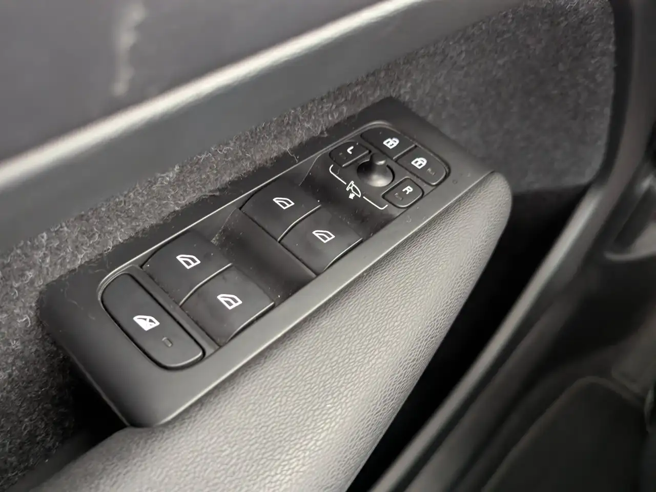 Volvo XC40 — photo 26 sur 27