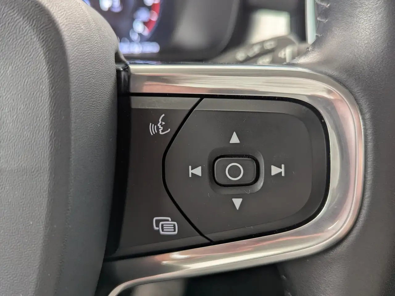 Volvo XC40 — photo 24 sur 27