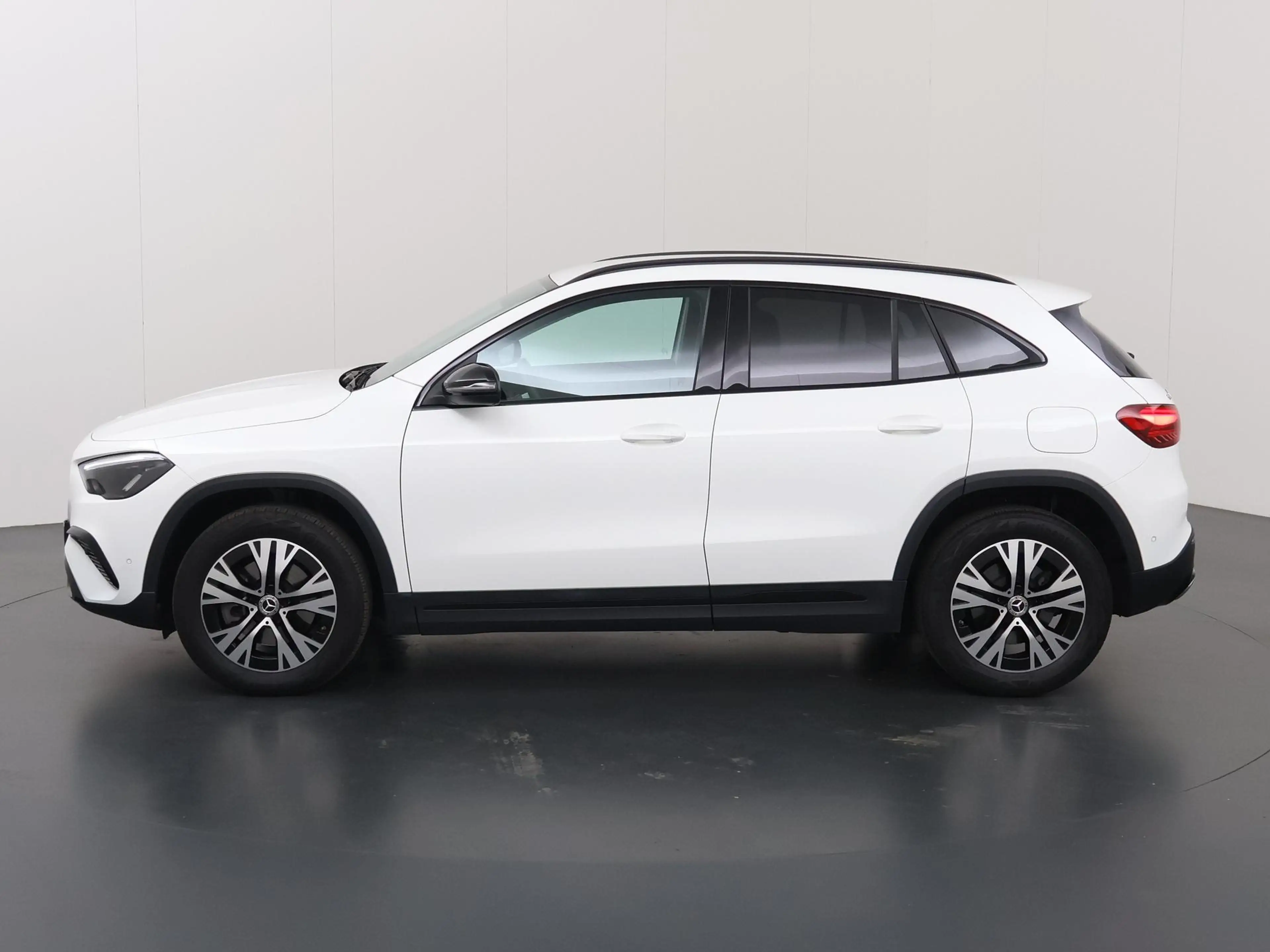 Mercedes-Benz GLA 250 e Luxury Line | SOH 96,7% | Night Pakket | Elek. T — photo 5