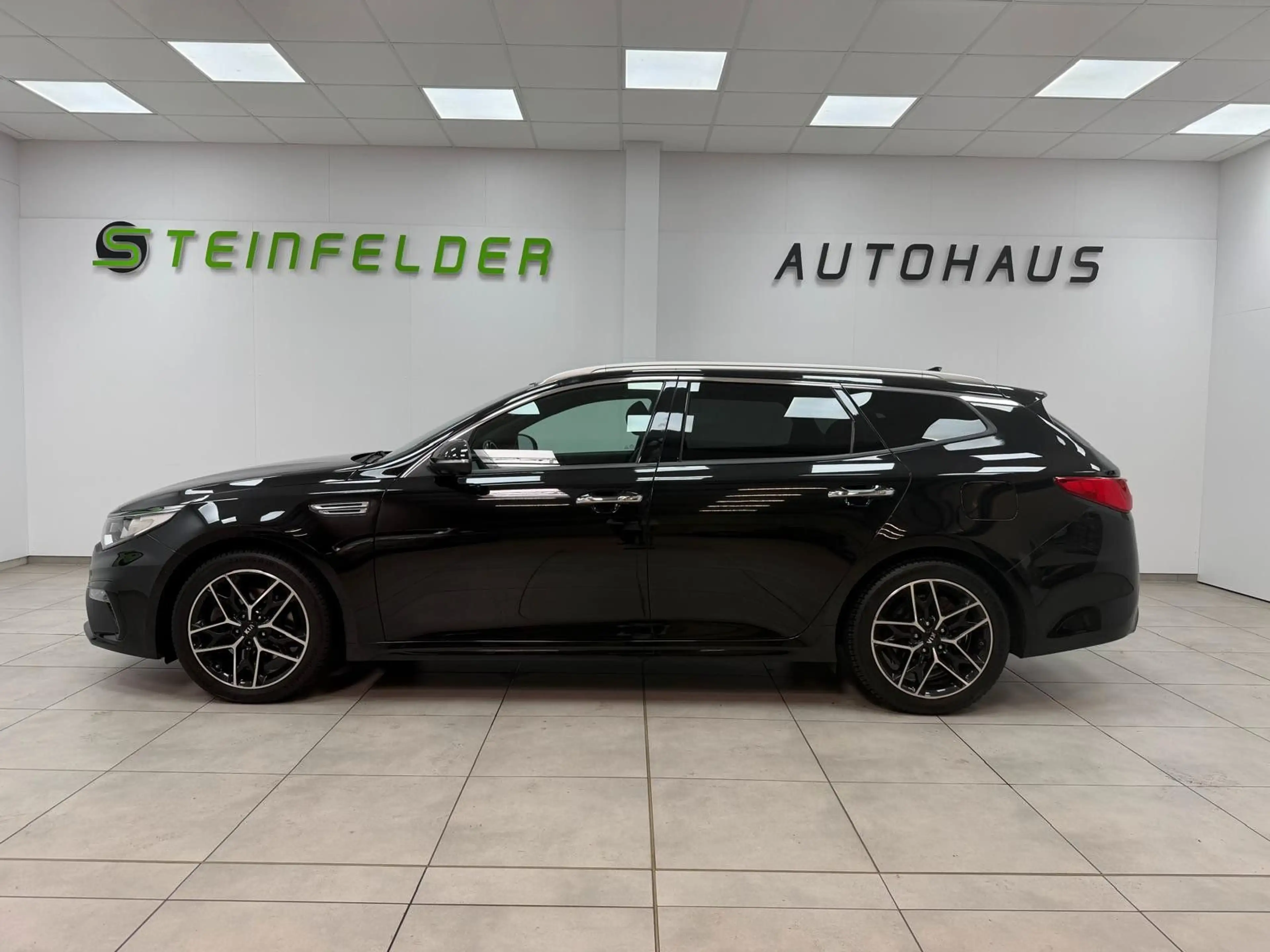 Kia Optima Sportswagon GT-Line / 360° / PANORAMA — photo 4