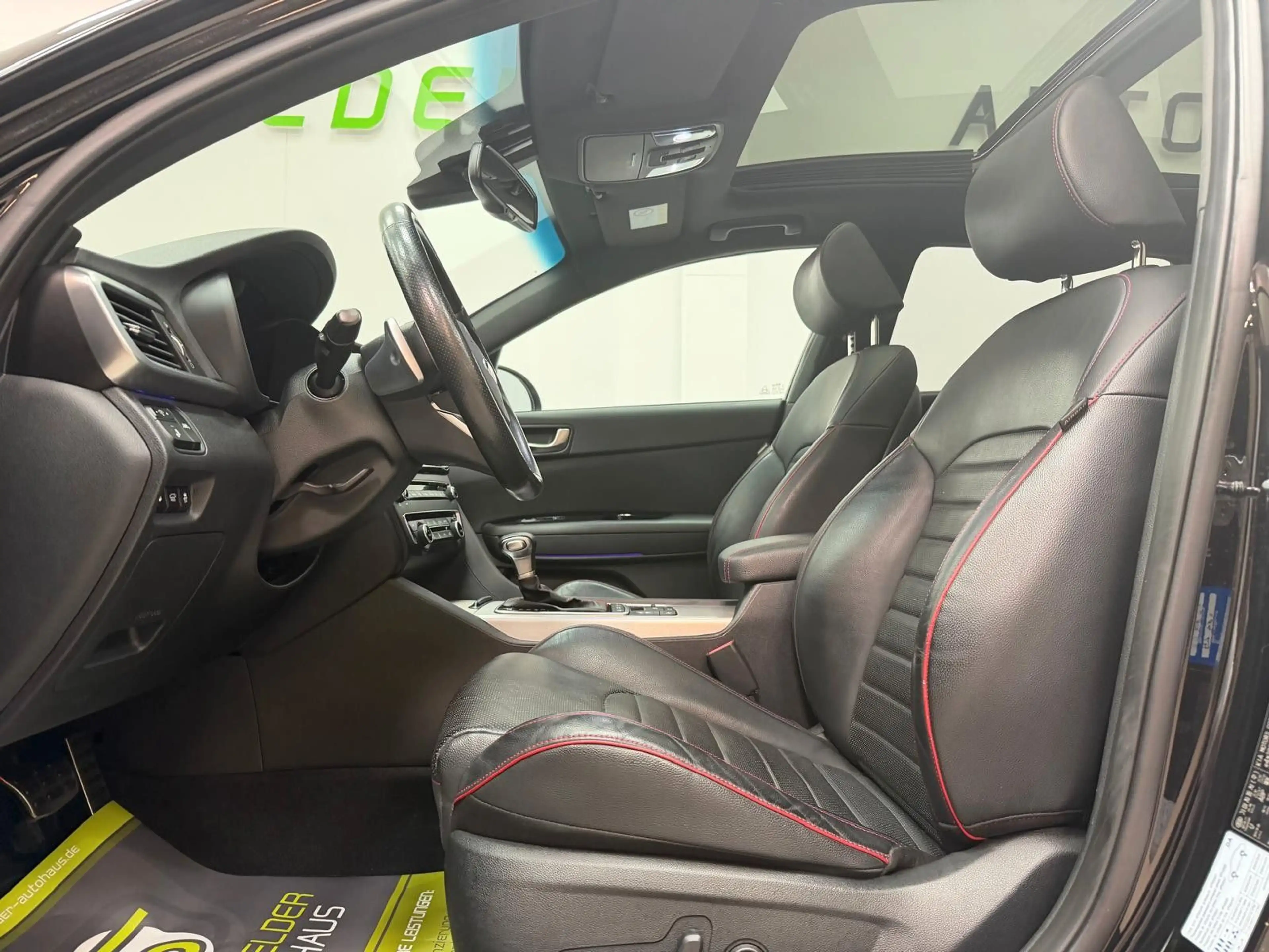 Kia Optima Sportswagon GT-Line / 360° / PANORAMA — photo 11