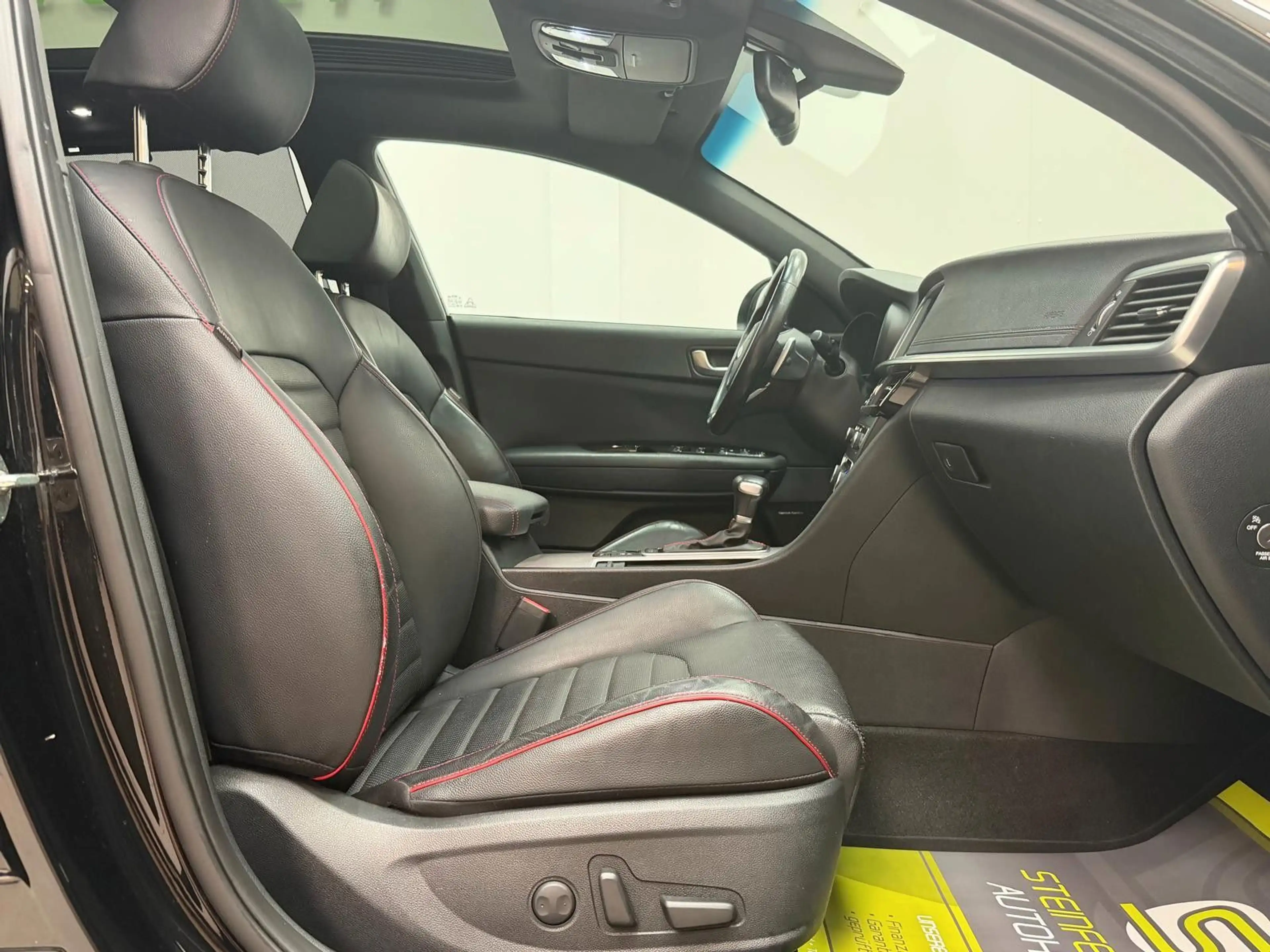 Kia Optima Sportswagon GT-Line / 360° / PANORAMA — photo 12