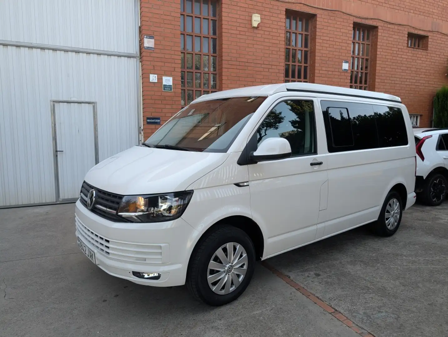 Volkswagen Caravelle Comercial 2.0TDI BMT Trendline Largo 75k Blanco - 1