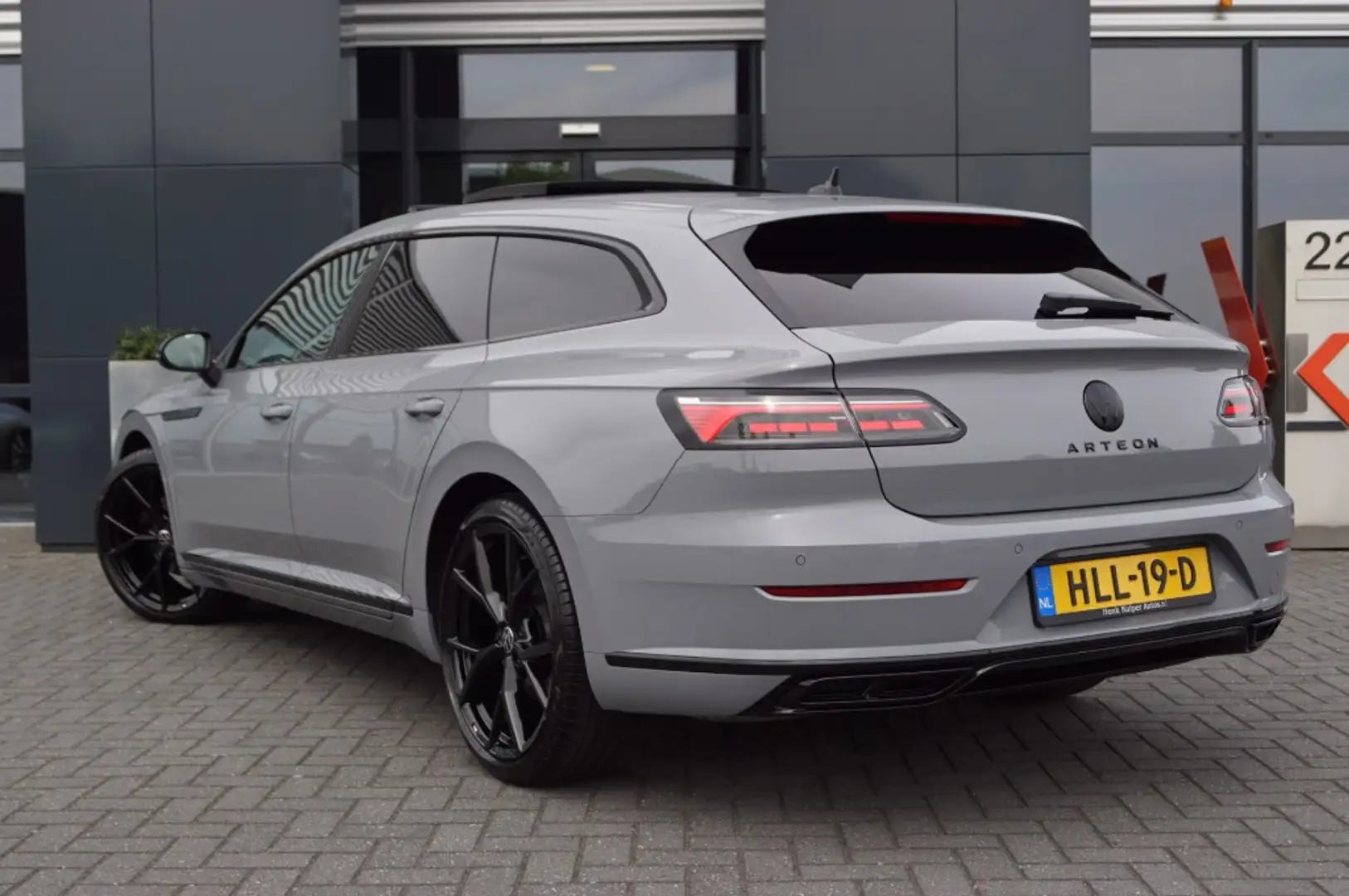 Volkswagen Arteon Shooting Brake 2.0 TSI DSG R-Line black /Panodak/I Gris - 2