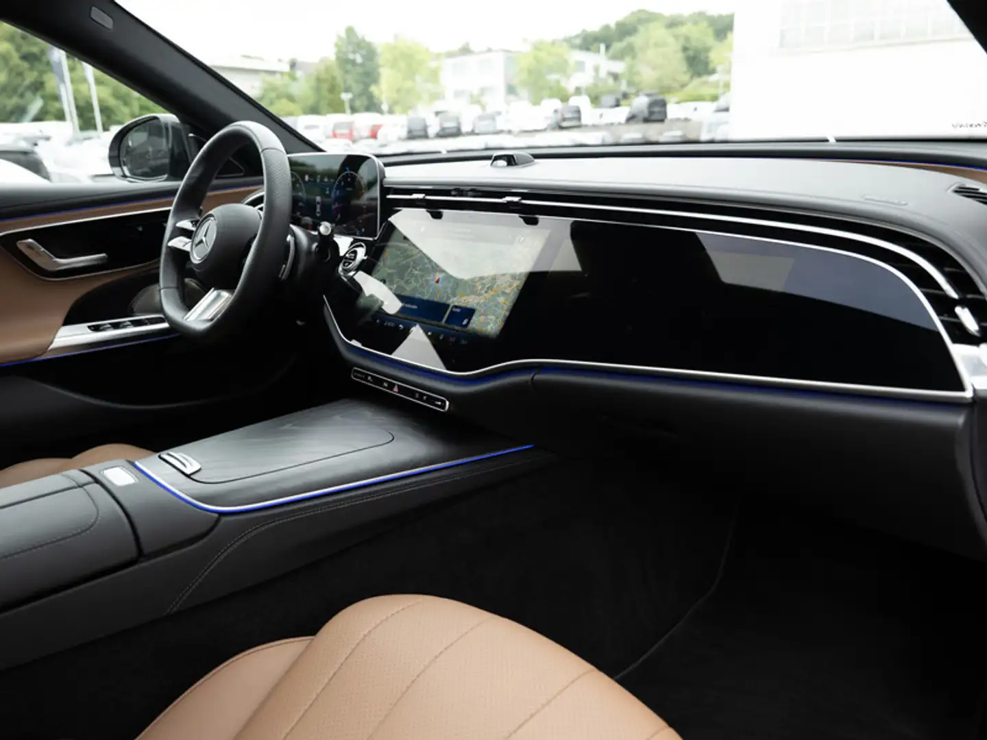 Mercedes-Benz E 200 AMG-Sport/Super/Pano/Burm/Sitzklima/Distr Grau - 2