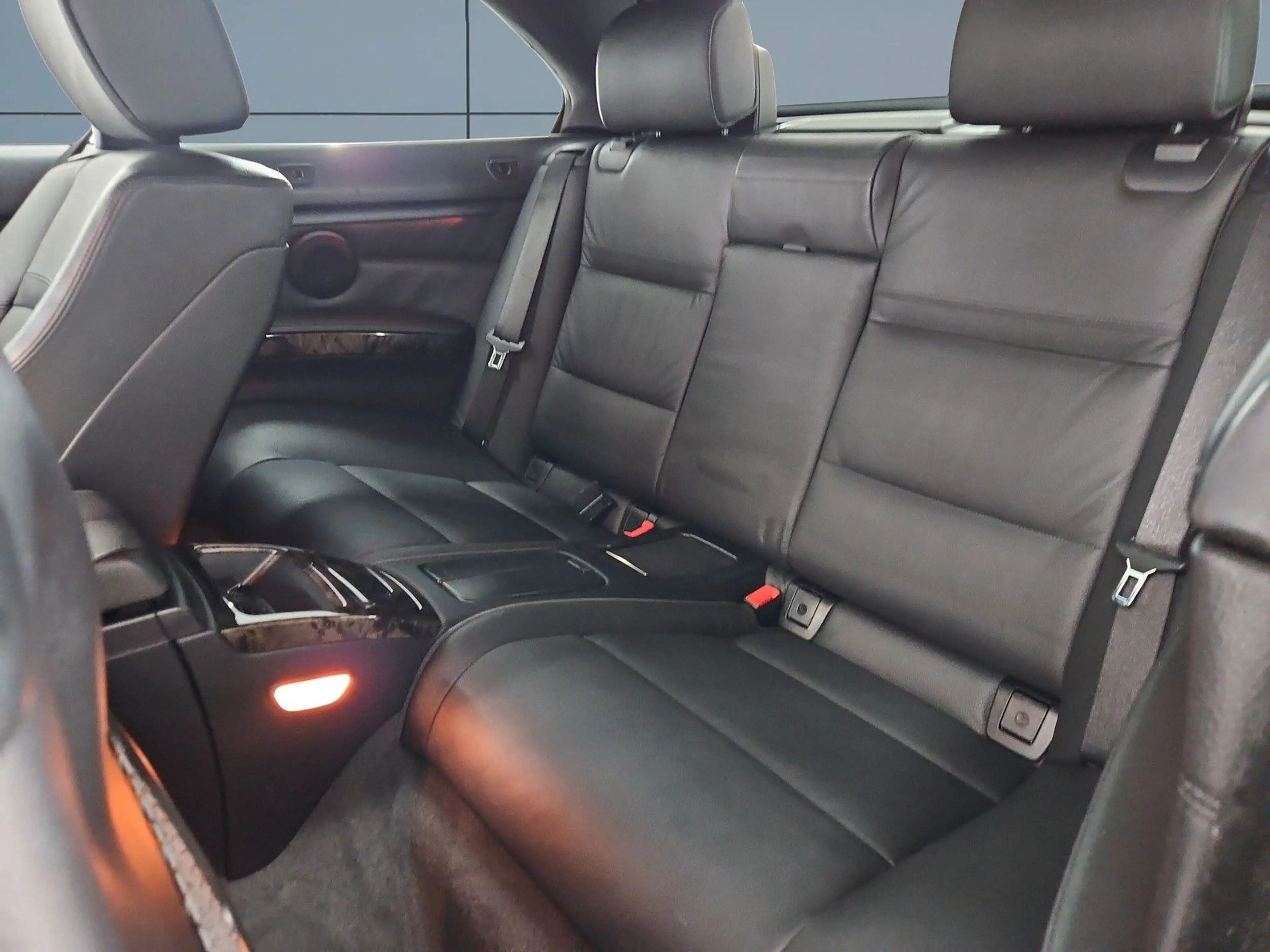 BMW 335 iA M-Paket Cabrio PDC*XEN*MEM*NAV*SHZ*KAM*TEM — photo 10