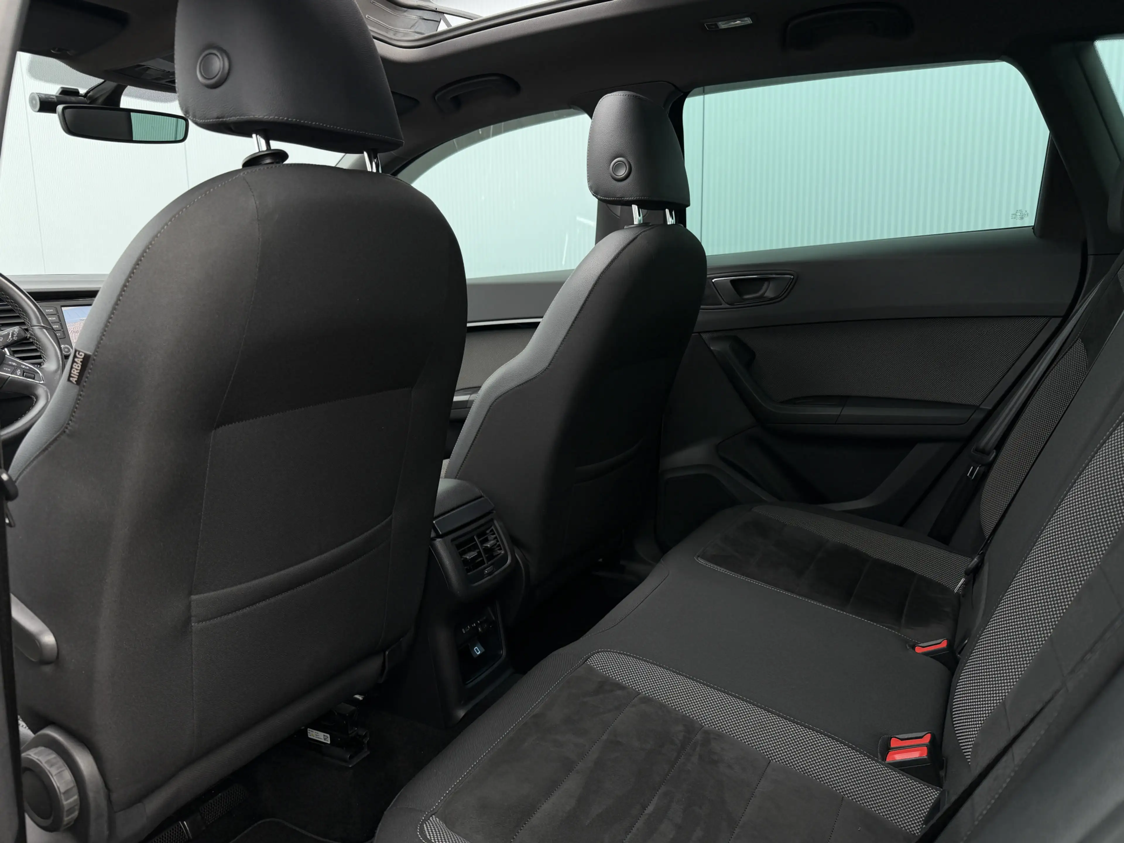 SEAT Ateca 1.5 TSI Business Intense Automaat/Pano/Trekhaak. — photo 33