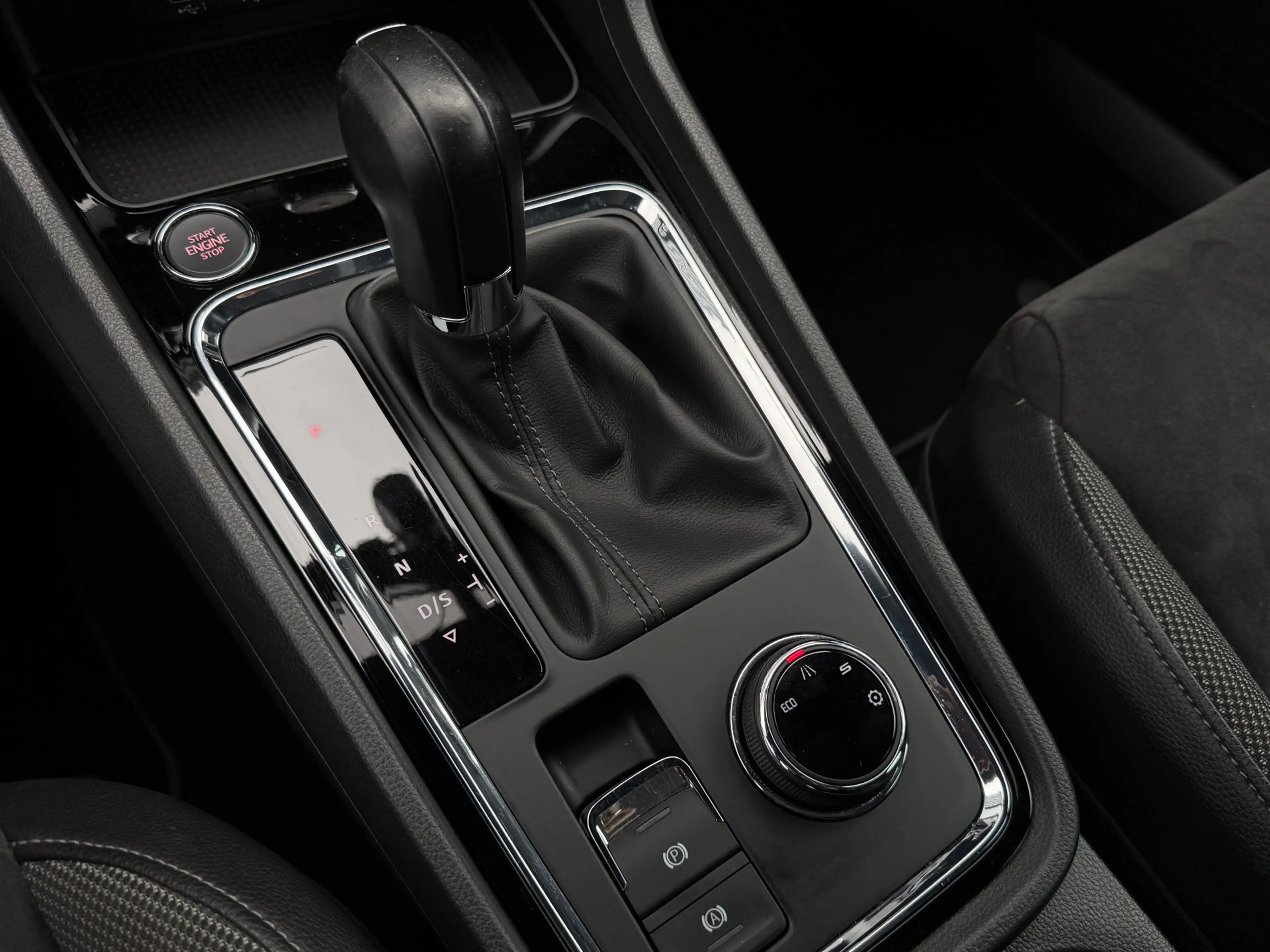 SEAT Ateca 1.5 TSI Business Intense Automaat/Pano/Trekhaak. — photo 21