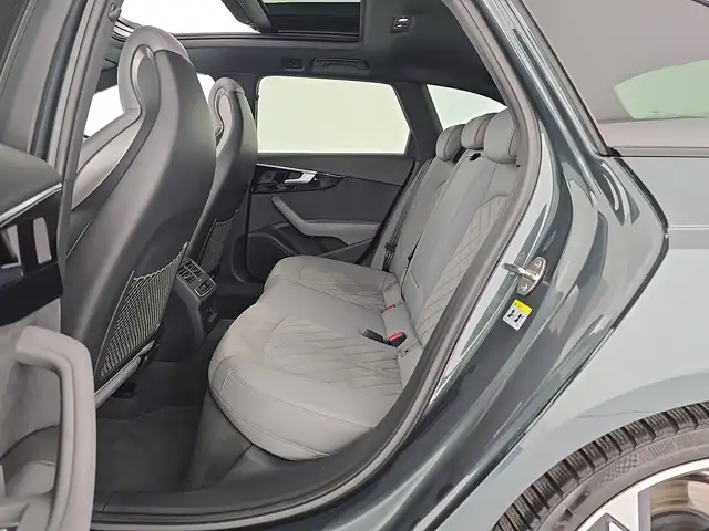 Audi A4 Avant view 10