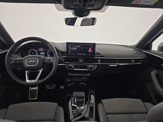 Audi A4 Avant view 11