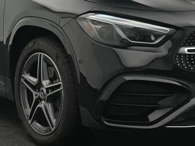 Mercedes-Benz Gla view 9