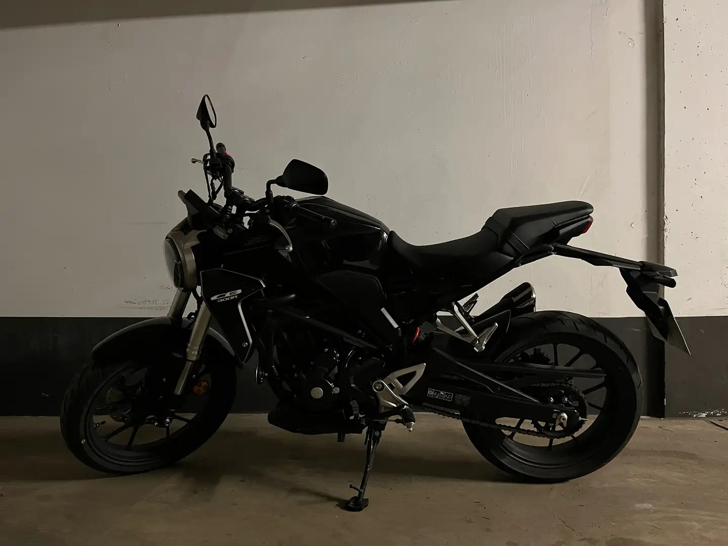 Honda CB 300 R Siyah - 1