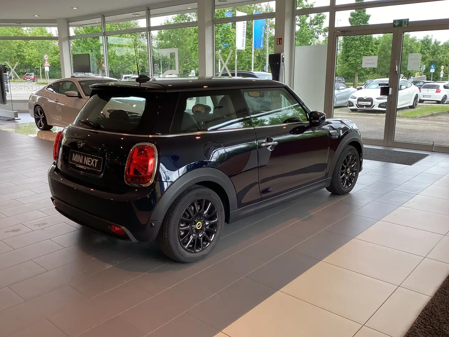 MINI Cooper SE Hatch DAB LED Navi Tempomat Klimaaut. Blauw - 2