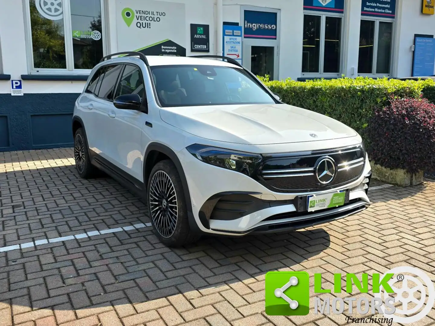 Mercedes-Benz EQB 250 Premium AMG Blanc - 1
