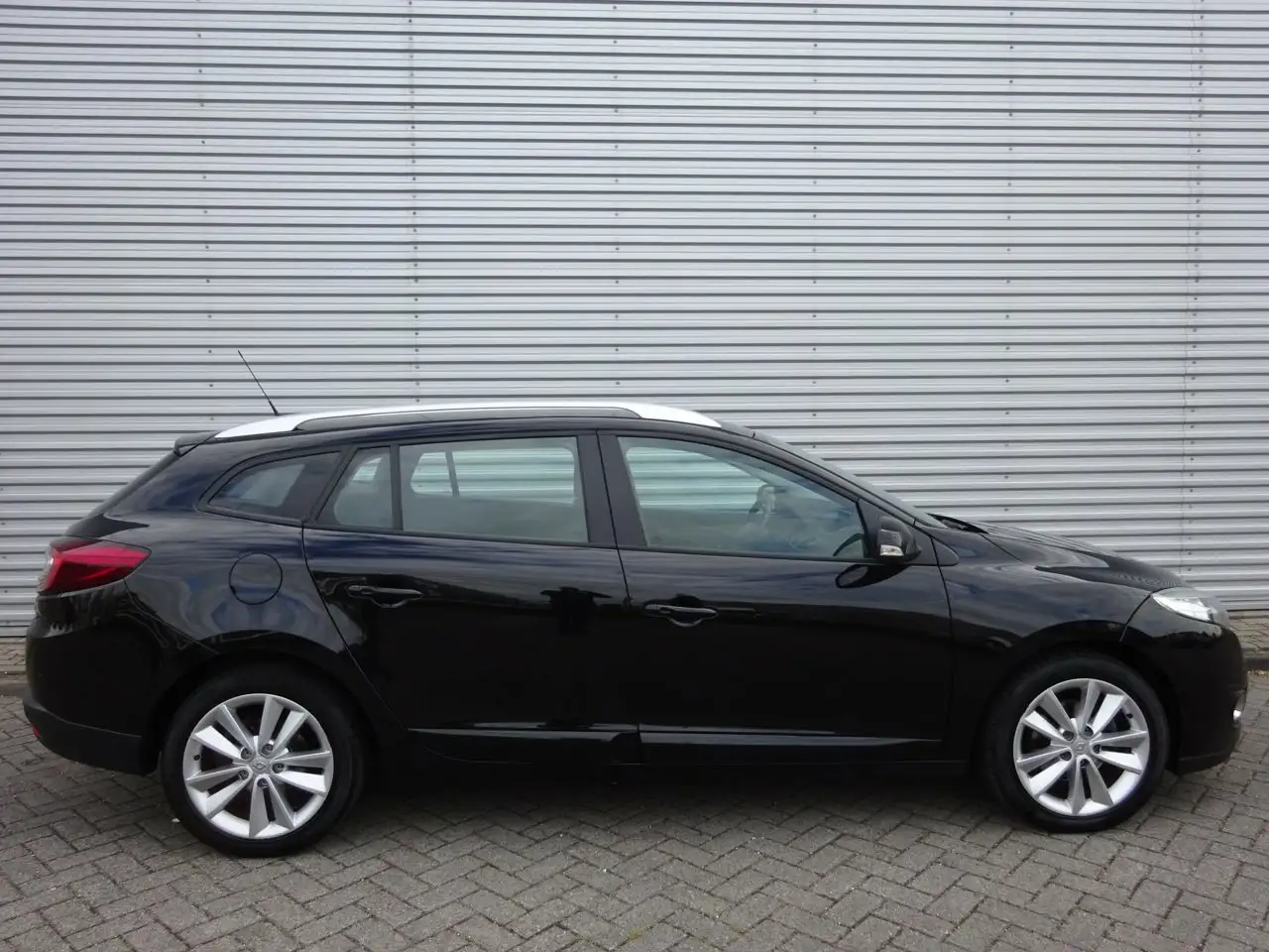 Renault Megane Grandtour — photo 4