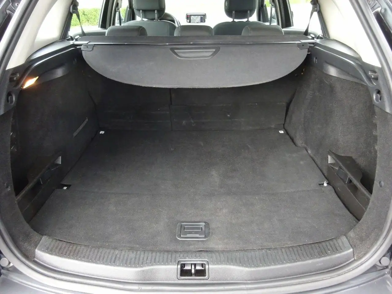 Renault Megane Grandtour — photo 7