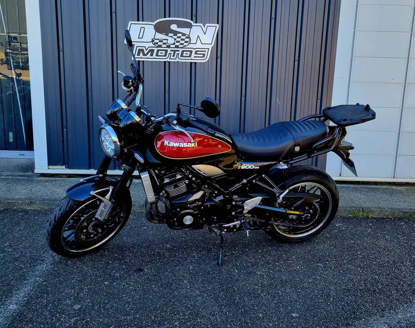 Kawasaki Z900RS - 1