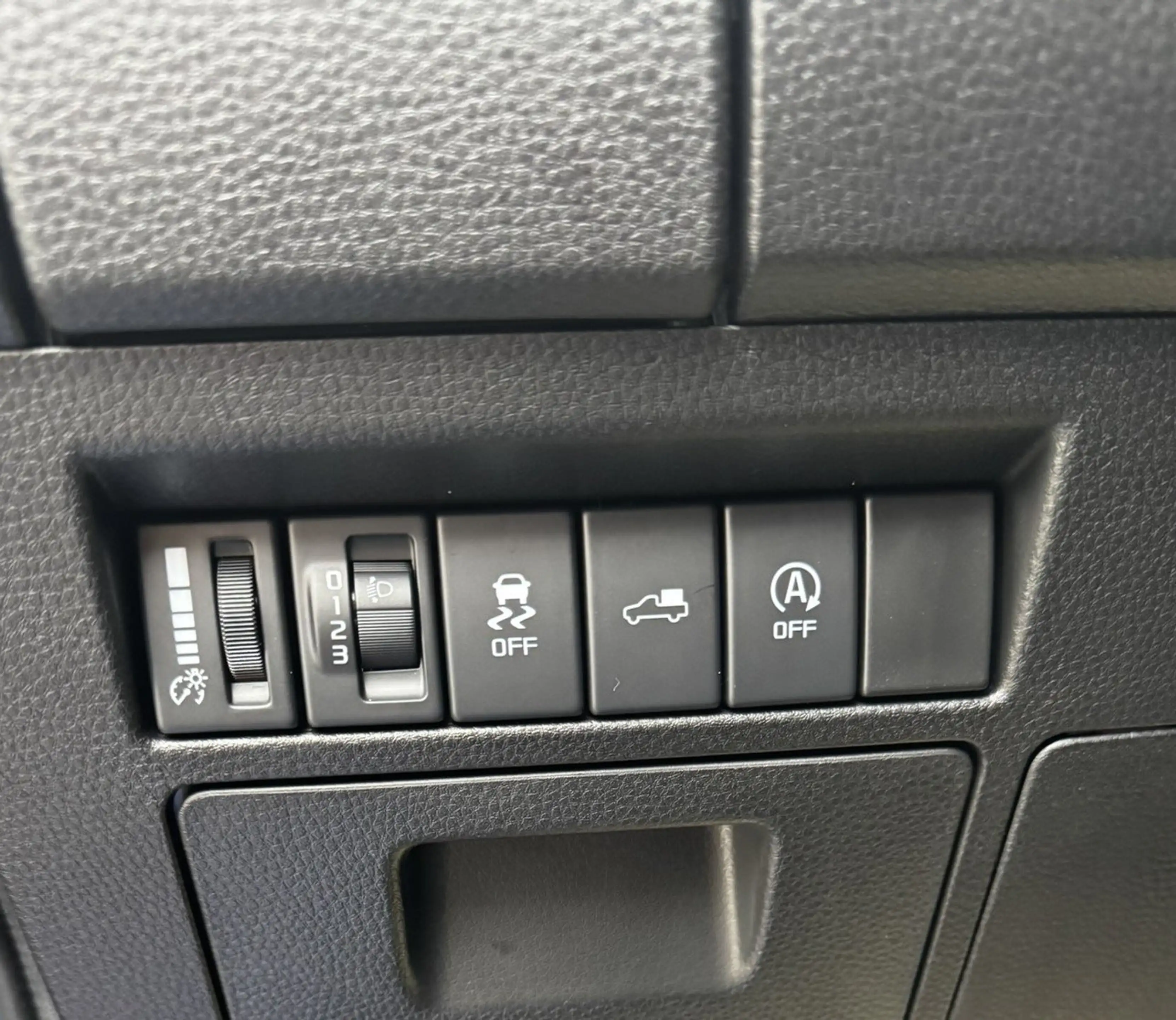 Isuzu D-Max Double Cab LS AT 4WD Rough Terrain Mode — photo 12