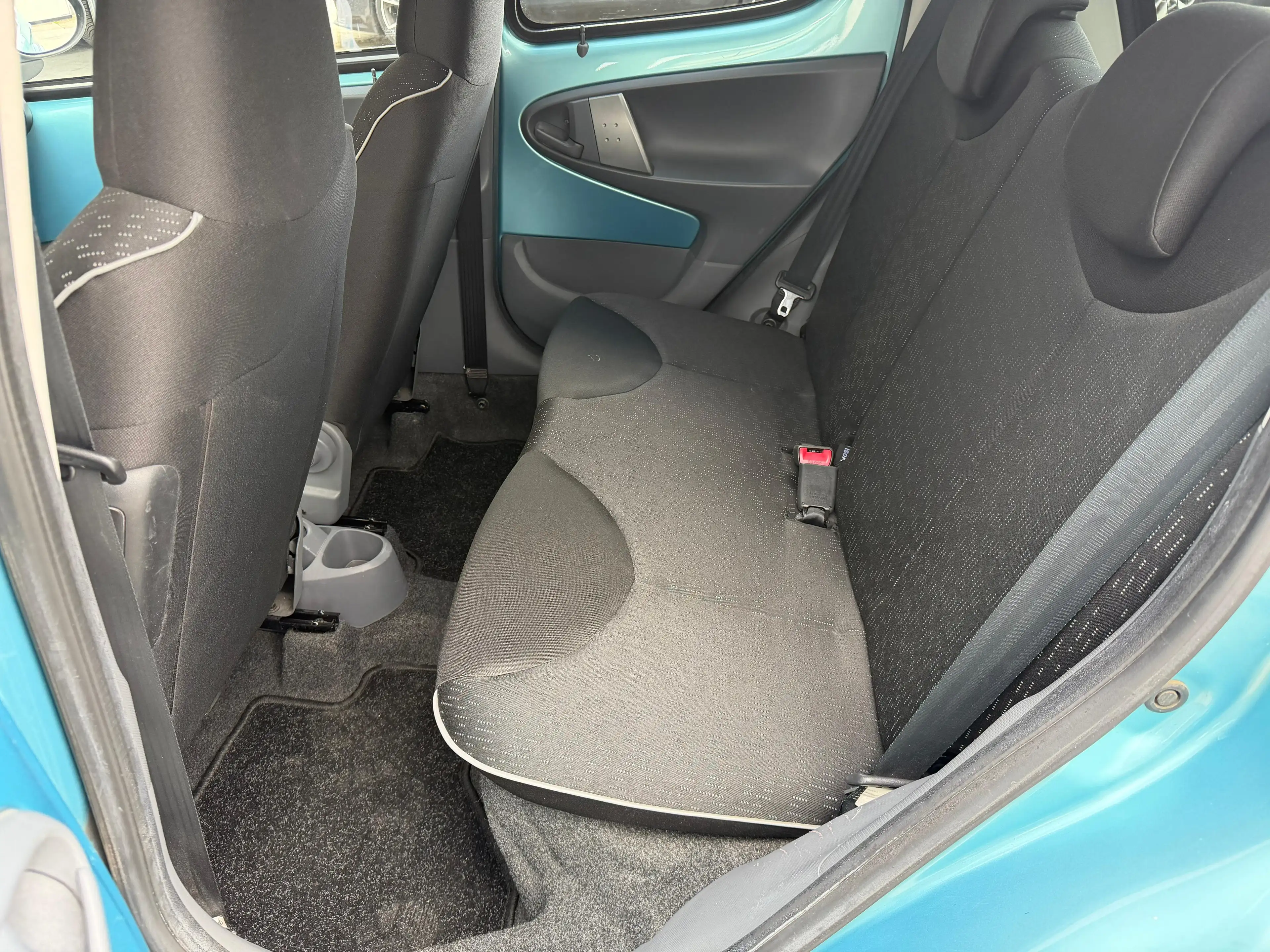 Peugeot 107 107 1.0i Essence AUTOMATIQUE euro 5 — photo 5