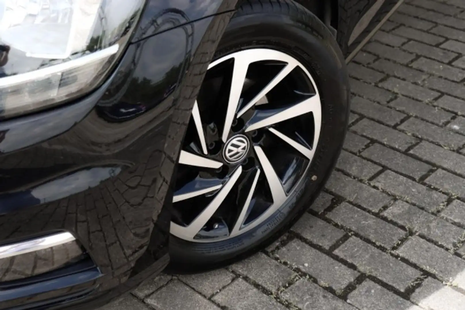 Volkswagen Golf VII Join 1.0 TSI 6-Gang NAVI*KAMERA Klima Navi Negro - 2