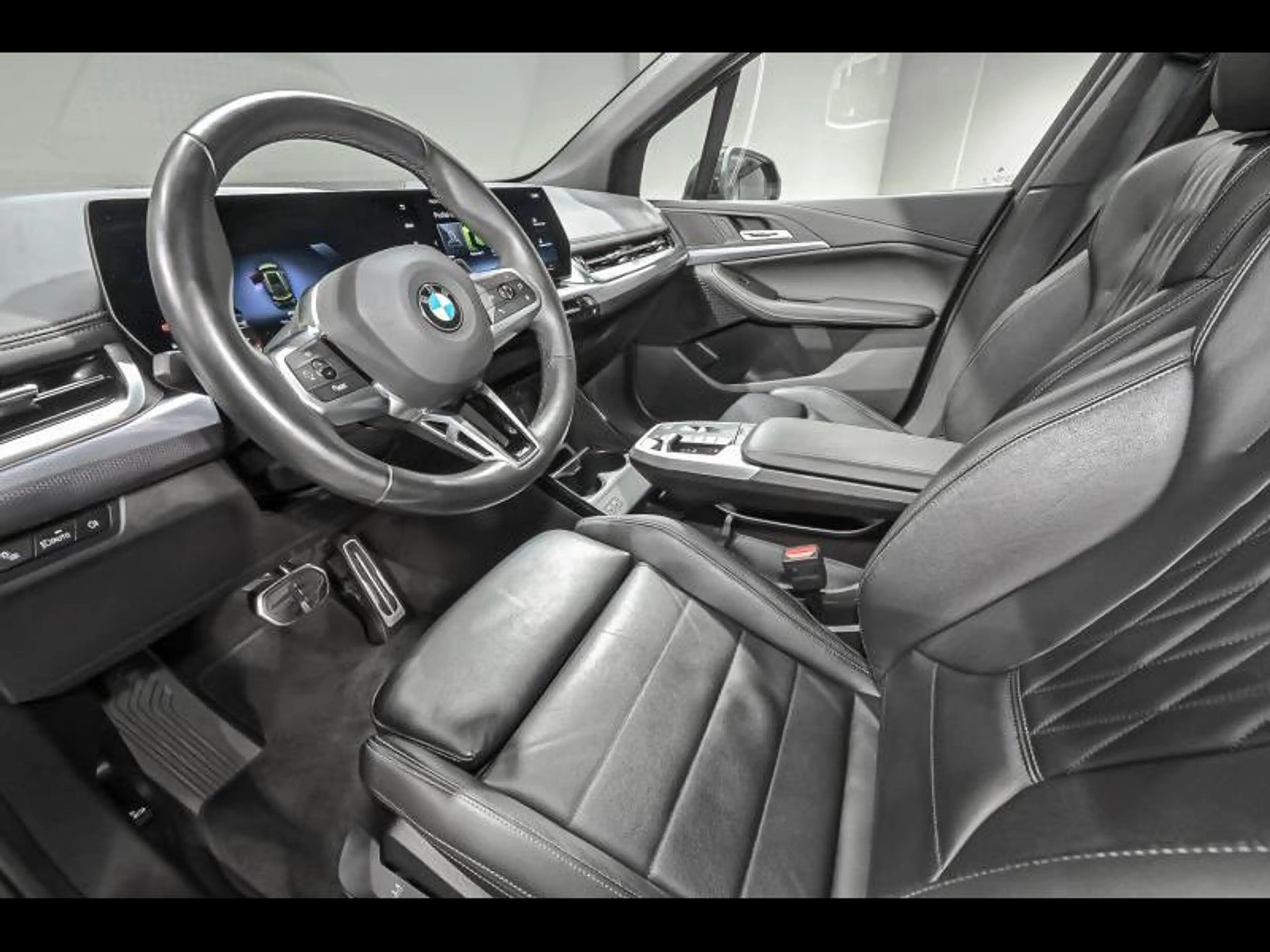 BMW 220 i Active Tourer - MPACK|PANO|COMFORT|DASS|DAB — photo 6