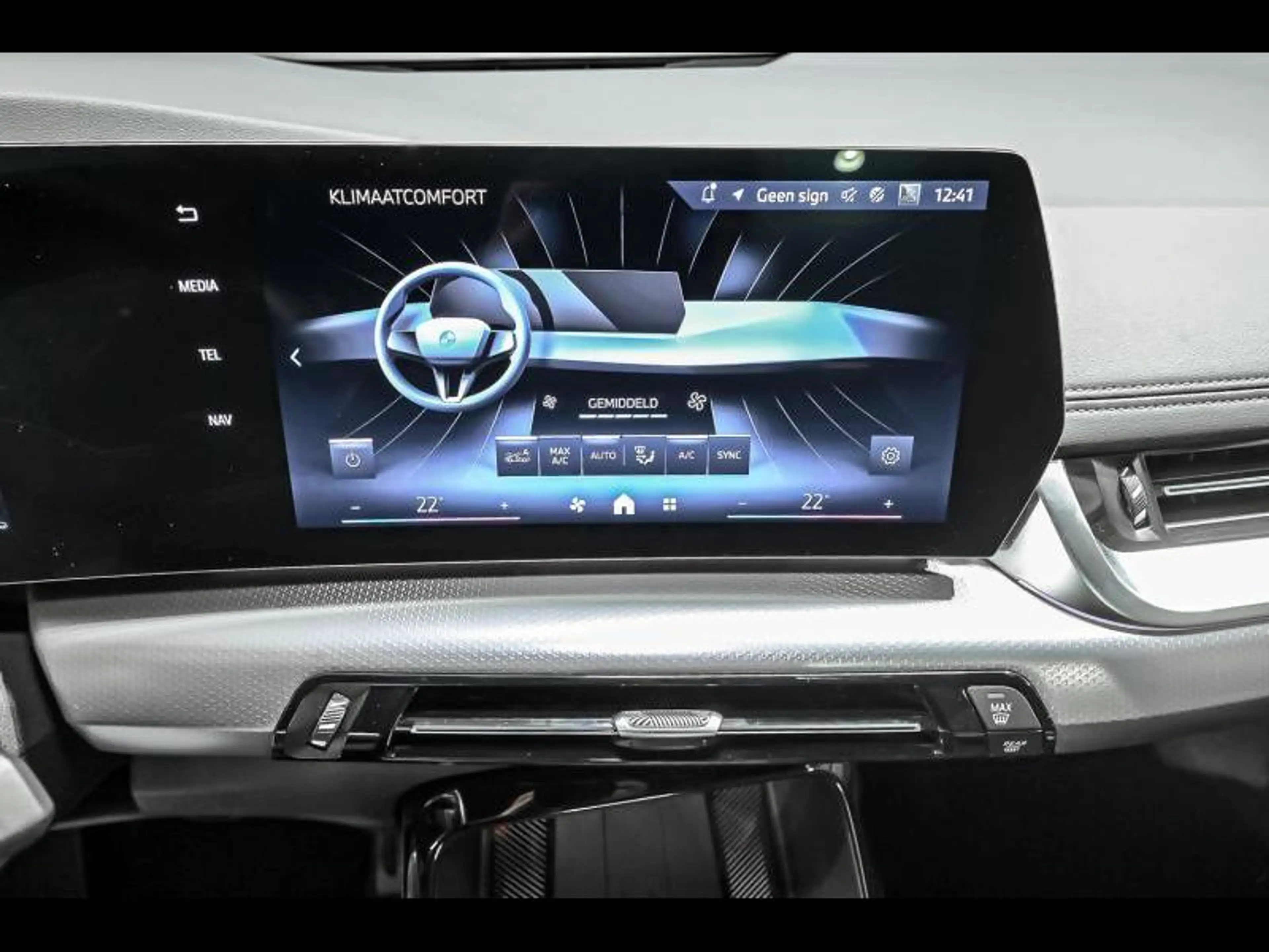 BMW 220 i Active Tourer - MPACK|PANO|COMFORT|DASS|DAB — photo 12