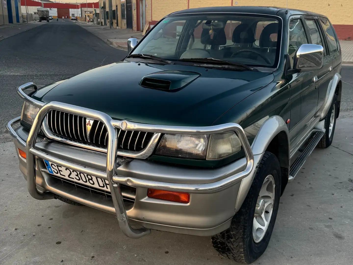 Mitsubishi Montero Montero Sport 2.5 TDi GLS Verde - 1