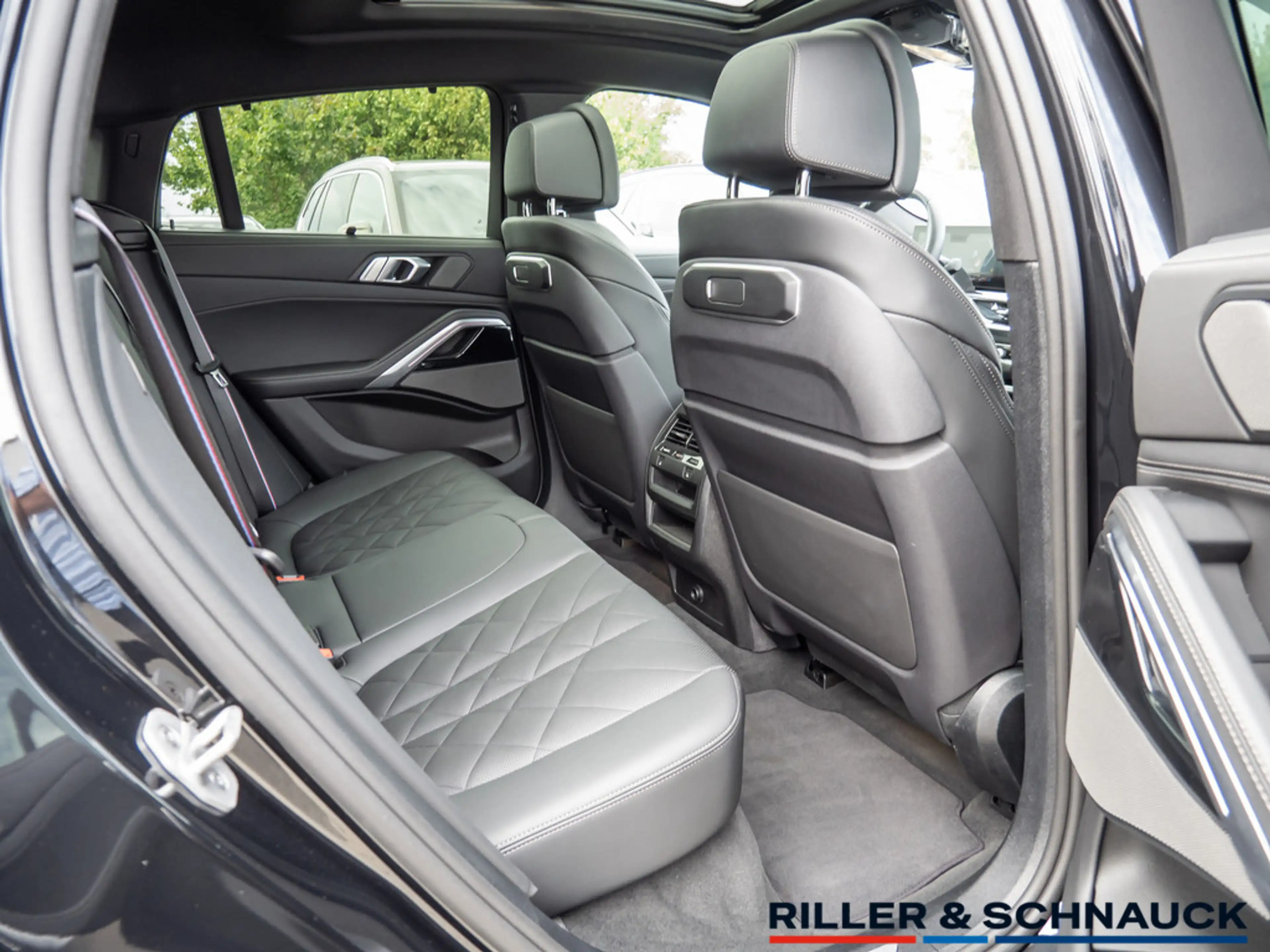 BMW X6 xDrive40d M-Sport — photo 8