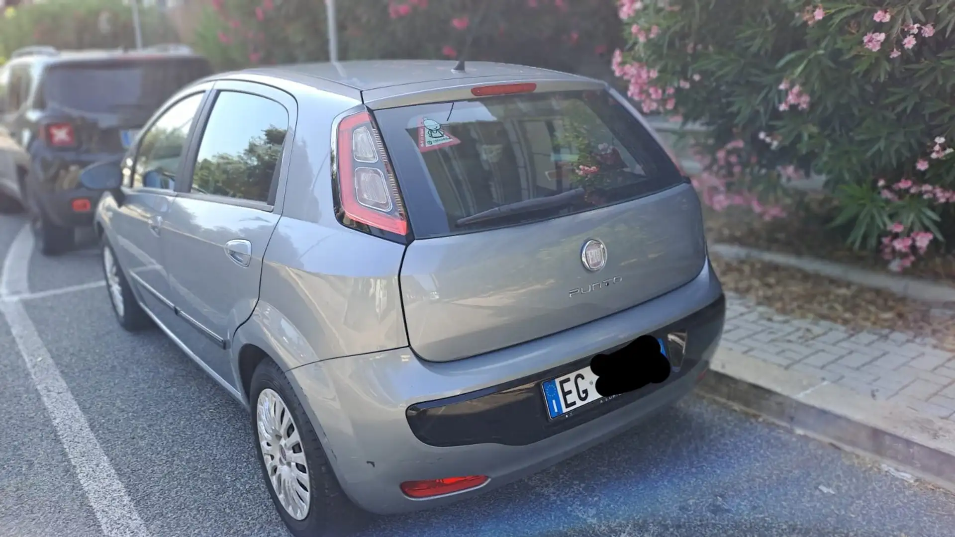 Fiat Grande Punto Punto III 2010 Evo 5p 1.3 Gris - 2