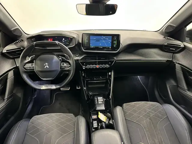 Peugeot 208 view 2