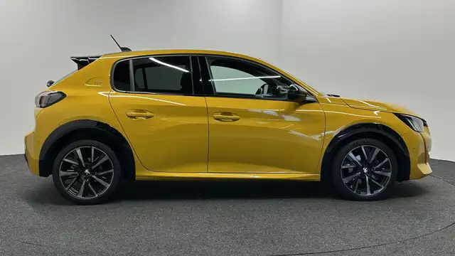 Peugeot 208 view 9